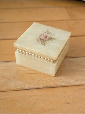 Vtg Birks Alabaster Trinket Box